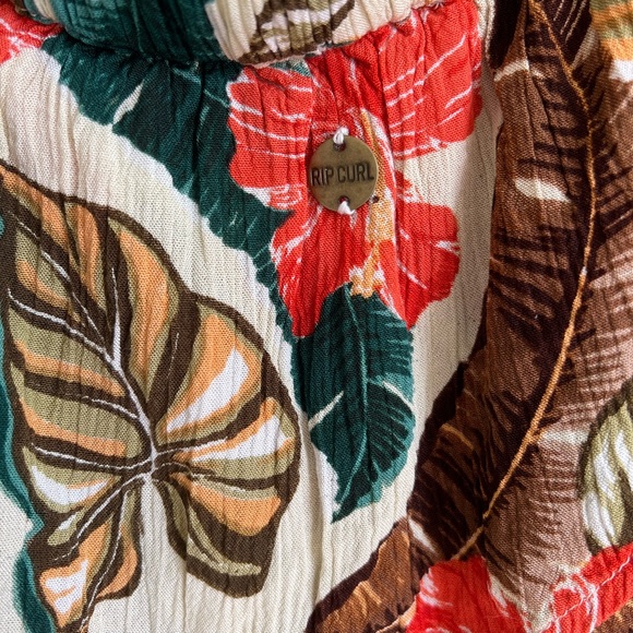 Beautiful long flowy Ripcurl Sundress. Size small - Picture 3 of 7